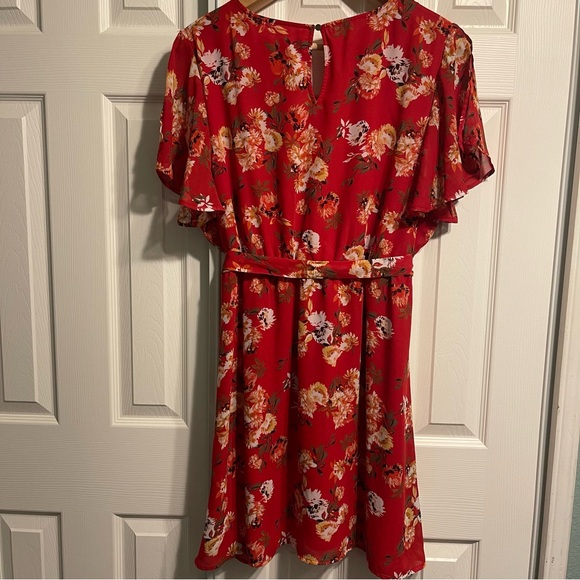 Maurice’s Women’s Red Floral Dress Short Flutter Sleeves V Neck Size XXL - Picture 4 of 10